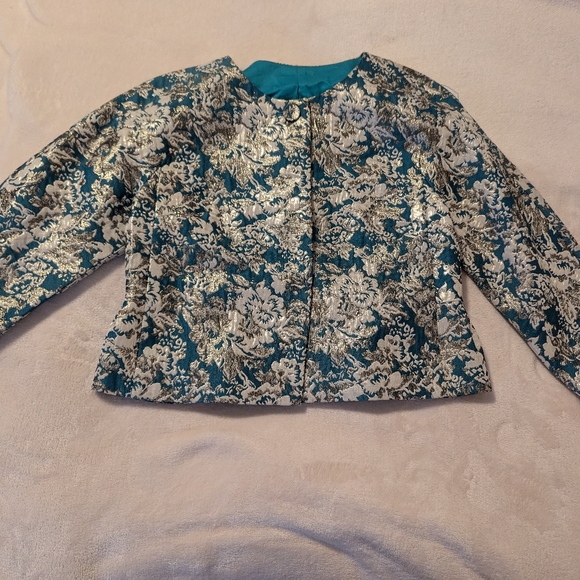 ✨3/$15✨ Women's One Button Top - Picture 6 of 7